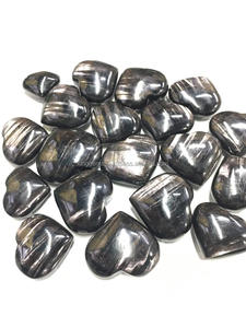 Pierre précieuse naturelle Hypersthène Cœur Noir, pour la guérison énergétique des chakras, la méditation et l'amour religieux, cadeau artisanal KING GEMS India - Product Image 3