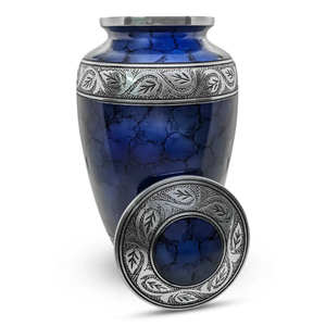 Urnes funéraires en laiton martelé de style américain de haute qualité avec des motifs personnalisables et une capacité de 200 pouces cubes - Product Image 3