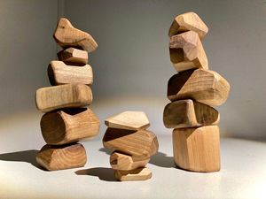 Jeu d'équilibre carré en bois naturel fait main, écologique et éducatif, idéal pour les cadeaux de pendaison de crémaillère et d'anniversaire, fournisseur en gros - Product Image 2