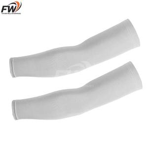 ปลอกแขนชุดอเมริกันฟุตบอล ปรับแต่งได้ ไซส์ใหญ่พิเศษ แบบไล่ระดับการบีบอัด แห้งเร็ว ผลิตจากผ้าสแปนเด็กซ์/โพลีเอสเตอร์ - Product Image 2