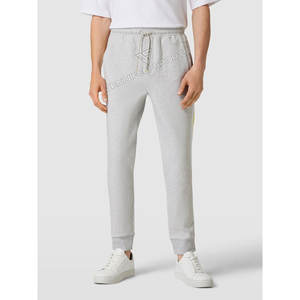 Conjunto de dos piezas de sudadera con capucha y pantalón de chándal de hip hop personalizado para hombre, de felpa francesa, transpirable y de peso pesado. - Product Image 5