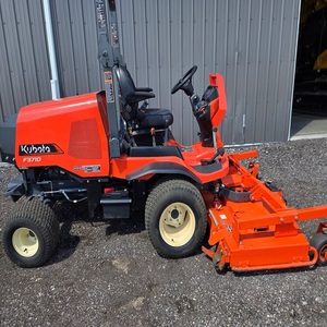 รถตัดหญ้า Kubota F3710 แบบ Zero Turn พร้อมเครื่องยนต์รับรองคุณภาพ ระบบควบคุมพวงมาลัย  ใบมีดตัดขนาด 72 นิ้ว  สายพานยางวิศวกรรมแบบกว้าง - Product Image 3