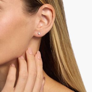 Pendientes de Diamantes Redondos Brillantes Cultivados en Laboratorio, Certificados por IGI, Joyería de Oro de 14K - Product Image 6