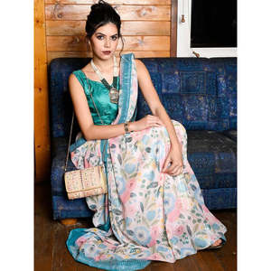 ชุดส่าหรีชุดแต่งงานดีไซน์เนอร์พร้อมงานเย็บปักถักร้อยตามลำดับ - Product Image 3