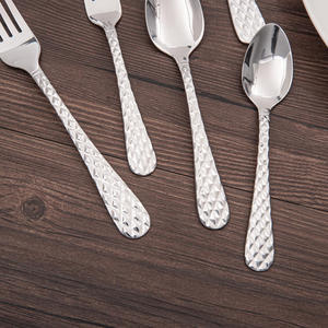 Ensemble de couverts en acier inoxydable durable de qualité alimentaire |   Hygiénique et résistant aux rayures pour une utilisation quotidienne à la maison, à l'hôtel ou lors de fêtes - Product Image 2