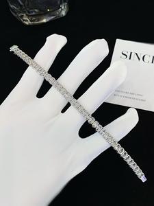 Nouveau design, bracelet tennis en or massif 18 carats avec diamants de laboratoire 5,3 carats à trois griffes pour femme - Product Image 4