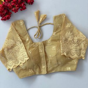 Blouse ouverte sur le devant en tricot de créateur, avec découpe en super résille, rembourrée et doublure en coton - Product Image 1
