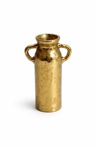 Jarrón Decorativo de Aluminio Dorado con Asas Dobles |   Mini Florero de Metal Martillado para Mesa de Comedor, Estante y Decoración del Hogar |   9 × 5 - Product Image 2