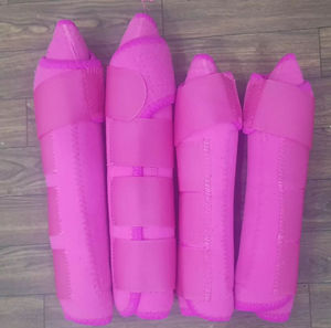 Botas de Neopreno Premium Personalizadas para Caballos de Carreras, Transpirables, Ligeras y de Lujo - Product Image 1