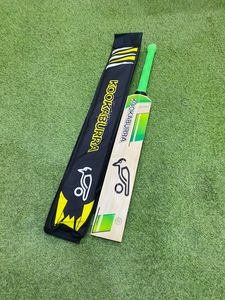 Batte de cricket KOOKABURRA ENGLISH WILLOW avec housse de protection - Product Image 3
