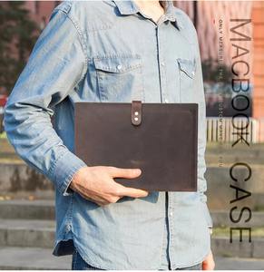 Funda y Estuche para Laptop de Cuero Genuino al por Mayor, Estilo Ejecutivo Moderno y Duradero para Macbooks y Laptops LS-0293 - Product Image 5