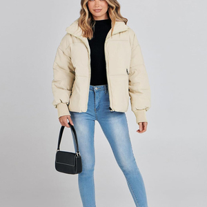 Blouson matelassé personnalisé pour femme avec logo, en coton, coupe ample, épais, d'hiver, noir, pour l'extérieur - Product Image 4