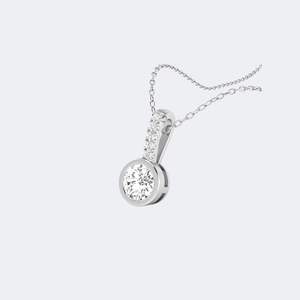 Collier solitaire en diamant rond serti clos de 0,65 carat - Product Image 5