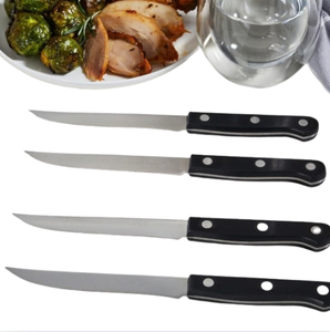 Ensemble de couteaux à steak à manche riveté noir avec lames étroites argentées et bloc de rangement en bois brun clair pour la table à manger - Product Image 5