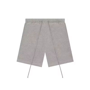 Shorts de sport haut de gamme. Panneaux latéraux contrastés et audacieux. Passepoil blanc élégant. et une taille élastique sécurisée pour une performance optimale en salle de sport. - Product Image 1