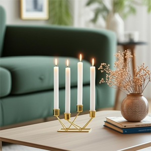 Juego de 4 Portavelas Cónicos de Hierro Dorados, Diseño Nuevo, Hechos a Mano, Duraderos, Decoración para el Hogar, Portátiles, para Navidad y Bodas - Product Image 1