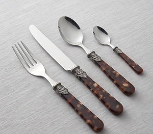 Ensemble de couverts vintage avec poignées à motif écaille de tortue et finition métallique argentée, compatible lave-vaisselle, pour mariage ou usage quotidien. - Product Image 1