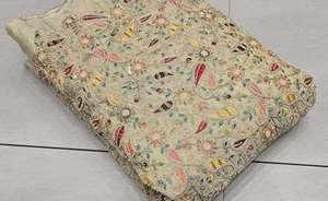 Tela de viscosa premium con bordado floral multihilo y cuentas originales. Hermoso trabajo. - Product Image 3