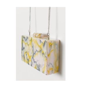 Sac à main en résine à faible MOQ, poignée chaîne dorée, forme rectangulaire, pour mariage et soirée, pour femmes et filles, sac à main en résine époxy, bonne affaire - Product Image 5