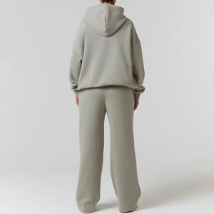 Ensemble de survêtement unisexe 2 pièces à col ras du cou pour l'entraînement, la gym et la course, imperméable, 100 % polyester, taille élastique, à prix réduit - Product Image 1