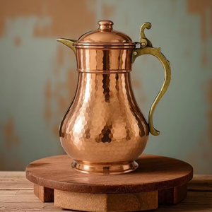Jarra de cobre de diseño metálico clásico para beber agua con impresión personalizada de alta calidad para regalo de boda - Product Image 1