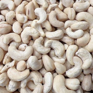 Noix de cajou grillées biologiques directement de l'usine W240 Prix du cajou mondial Santigo Ltd avec emballage personnalisé - Product Image 1