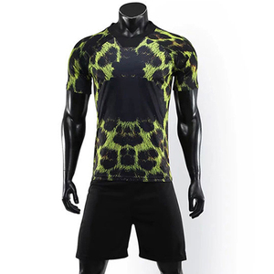 Uniformes de Fútbol Personalizados con Sublimación, Conjuntos de Fútbol Premium para Adultos y Jóvenes, Ropa Deportiva de Alto Rendimiento - Product Image 1
