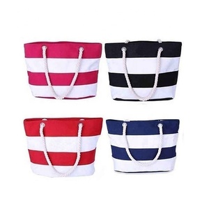 2024 personnalisé écologique rayure imprimé femmes fourre-tout toile sac de plage fermeture à glissière avec deux poignées lettre décoration pas cher - Product Image 1