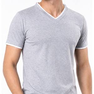Camiseta de cuello en V gris claro para hombre con ribete en contraste blanco, de alta demanda |   Camiseta Básica Casual de Manga Corta - Product Image 2