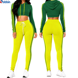 Conjunto Deportivo Verde y Naranja de Alta Calidad para Mujer, Sudadera Corta con Capucha y Pantalones Jogger de Cintura Alta, Estilo Universitario, Ropa Deportiva Urbana - Product Image 4