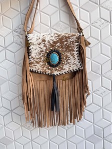 Nouveau Sac à Main Designer en Daim et Cuir à Franges, Style Western avec Poils de Bovin, Orné de Pierres Précieuses, Sac Bandoulière Unique pour Femme - Product Image 3