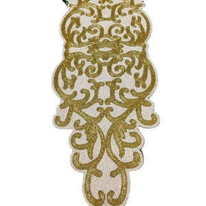 Caminos de Mesa Decorativos Bordados a Mano con Cuentas para Mesa Festiva, Camino de Mesa con Cuentas de Diseño Personalizado - Product Image 1