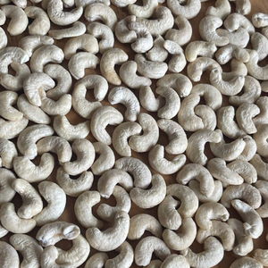Wholesale In Bulk SANTIGO Cashew Vacuum Packed Cashew <b>Nuts</b> Kaju <b>Nuts</b> Service 24/7 - Product Image 1