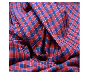 Tissu en coton Khadi à fibres naturelles, tissé à la main, écologique, respirant, coloré, poids moyen, pour vêtements de filles et textiles de maison - Product Image 1