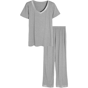 Ensemble pyjama haut à manches courtes et pantalon long : vêtements de nuit d'été en satin respirant de haute qualité - Product Image 6