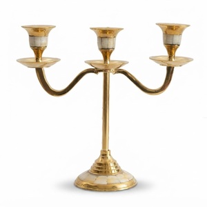 Candélabre élégant en métal avec incrustation de nacre, support de bougeoir doré à 3 bras pour centre de table de mariage, table d'hôtel - Product Image 1