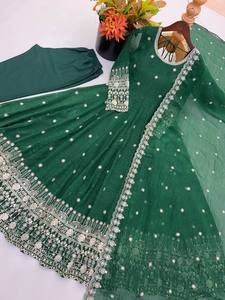 Salwar Kameez Traditionnel Indien pour Femme en Soie Croquante Moderne à Séchage Rapide Toutes Saisons Vert Brodé Coupe Classique Tenue de Mariage - Product Image 3