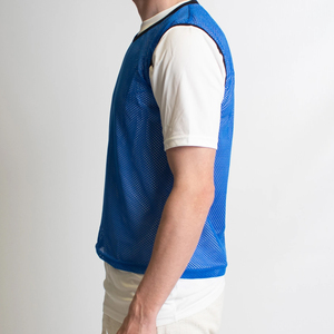 Camisetas de Entrenamiento de Fútbol Personalizadas, Chaleco Ligero de Malla de Alto Rendimiento para Prácticas de Equipo y Sesiones de Gimnasio - Product Image 3