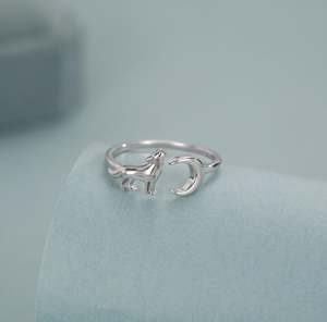 แหวนเงินแท้รูปหมาป่าร้องไห้และพระจันทร์ แหวนรูปสัตว์แบบปรับขนาดได้ - Product Image 3