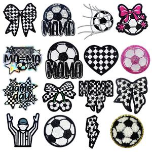 Patch brodé personnalisé écologique en forme de cœur et de fleur, qualité supérieure, tissu sergé, à coudre ou à repasser, pour vêtements, sacs et accessoires. - Product Image 3