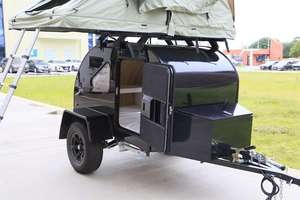 Mini caravane teardrop en aluminium léger avec châssis en acier, pour 2-3 personnes, avec tente latérale, en vente - Product Image 3