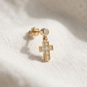 Pendientes colgantes de cruz de oro de 14 quilates con diamantes, rosca interna para cartílago de la oreja - Product Image 2