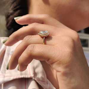 Anillo Floral Clásico con Halo de Diamantes Cultivados en Laboratorio de Corte Pera de 2.01CT, Certificado IGI, Oro Amarillo de 14K, Joyería Fina, Regalo de Compromiso o Promesa - Product Image 4