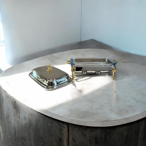 Plat à chafing rectangulaire moderne avec finition argentée polie, accent doré et brûleurs à double combustible pour la présentation de la restauration formelle - Product Image 3