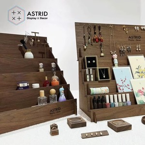 Étagère de présentation à plusieurs niveaux en bois avec guides pour cartes, 3 étagères, style scandinave, décoration intérieure, pré-assemblée, verticale, pour bureau - Product Image 1