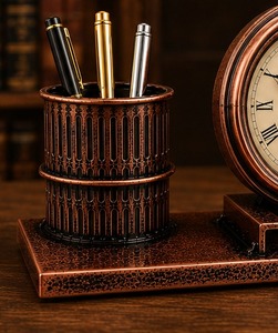Horloge murale traditionnelle en laiton avec porte-stylo, design circulaire, mouvement mécanique, design moderne, affichage des heures par sonnerie, pour bureau - Product Image 5