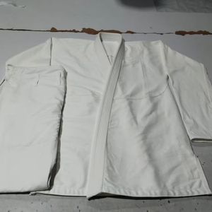 Uniforme de judo blanc avec bordure bleue, vêtements d'arts martiaux en coton durable, équipement d'entraînement unisexe, vente en gros - Product Image 2