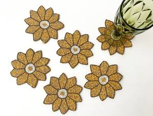 Sous-verres perlés faits main MS HANDICRAFT avec perles de verre - Cadeaux classiques religieux et d'église (4x4 pouces) - Product Image 5