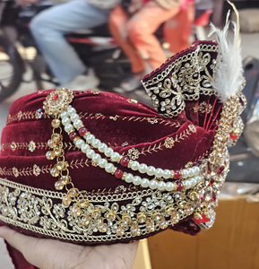 Turban de marié en velours bordeaux royal, brodé, style indien, pré-noué, Safa pour marié, couvre-chef ethnique traditionnel, vente en gros - Product Image 3