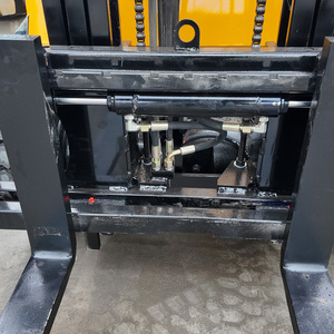 รถยกแบตเตอรี่สำหรับพื้นที่ขรุขระ 2 ตัน ยางลม ขับเคลื่อน 4 ล้อ สำหรับงานฟาร์ม งานก่อสร้าง ขนย้ายวัสดุกลางแจ้ง - Product Image 2